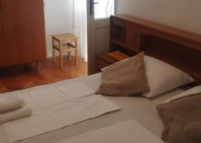Apartment And Mery *