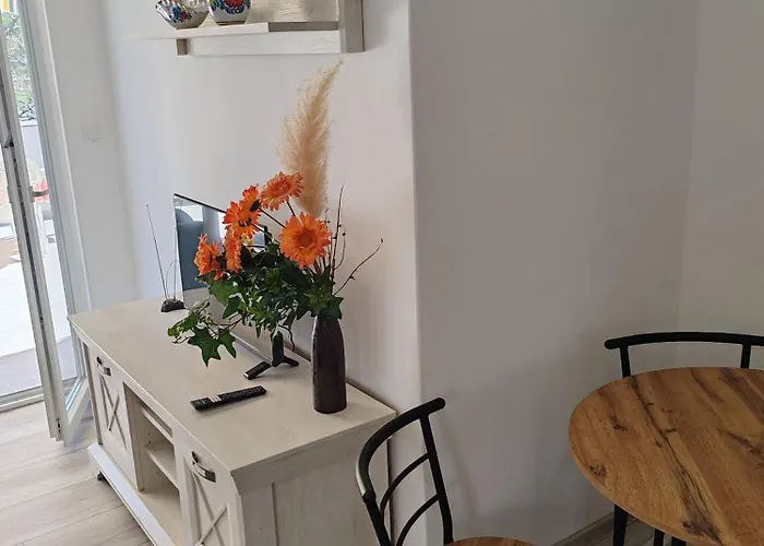 And Mery Apartment