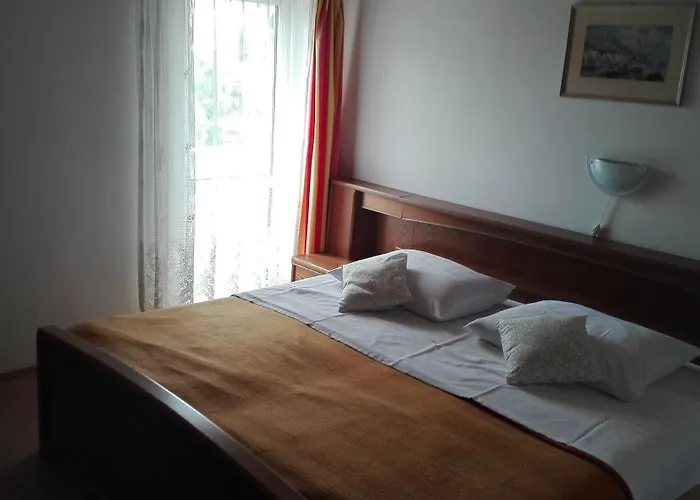 And Mery Apartment Banjol